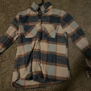 tillys flannels size small
